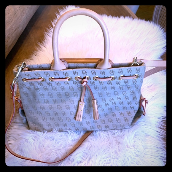 Dooney & Bourke Handbags - Dooney and Bourke crossbody like new